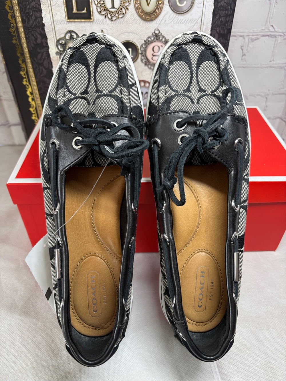 Women’s 7M Coach Lace up Boat Shoes Black Leather Signature C EUC w/Red Shoe Box - Picture 6 of 14